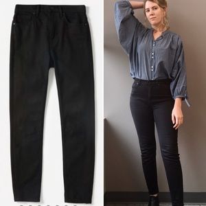 Everlane “The High-Rise Skinny Jean” in Black